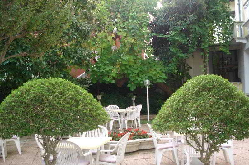 Hotel Byron Lido di Venezia Restaurant photo
